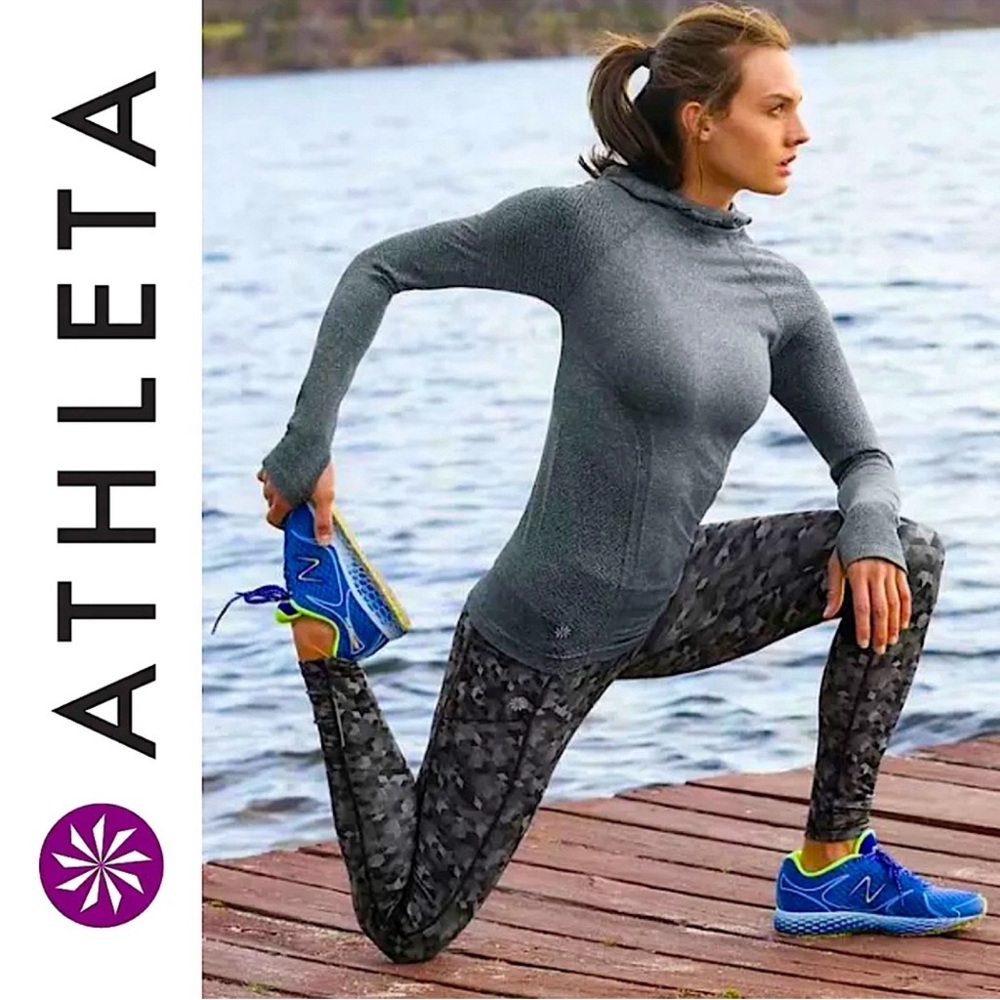 Athleta Seamless Tracker Pullover Long Sleeve Gre… - image 1